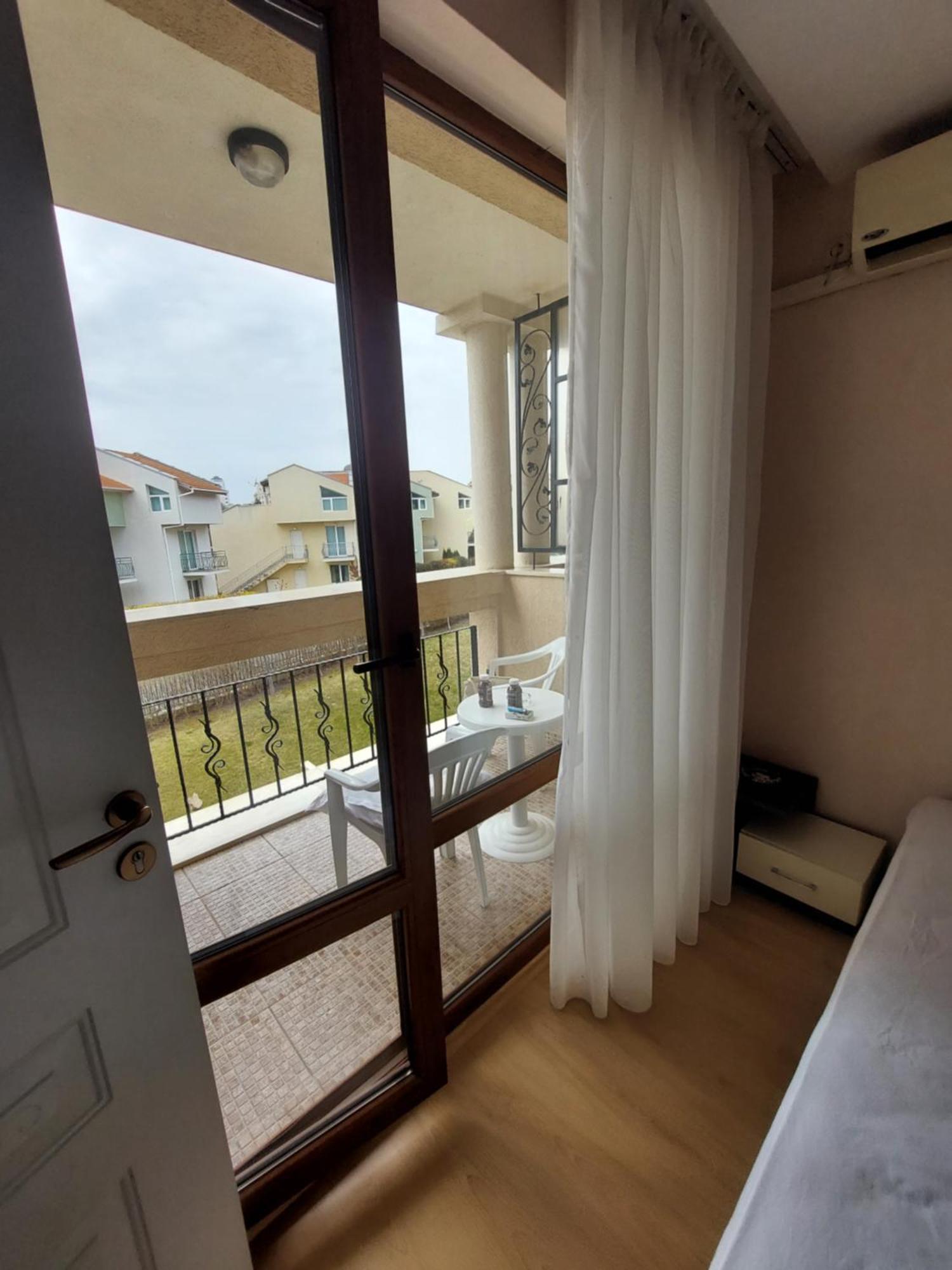 Fort Noks Prestige Beach Aparthotel, Свети Влас Екстериор снимка